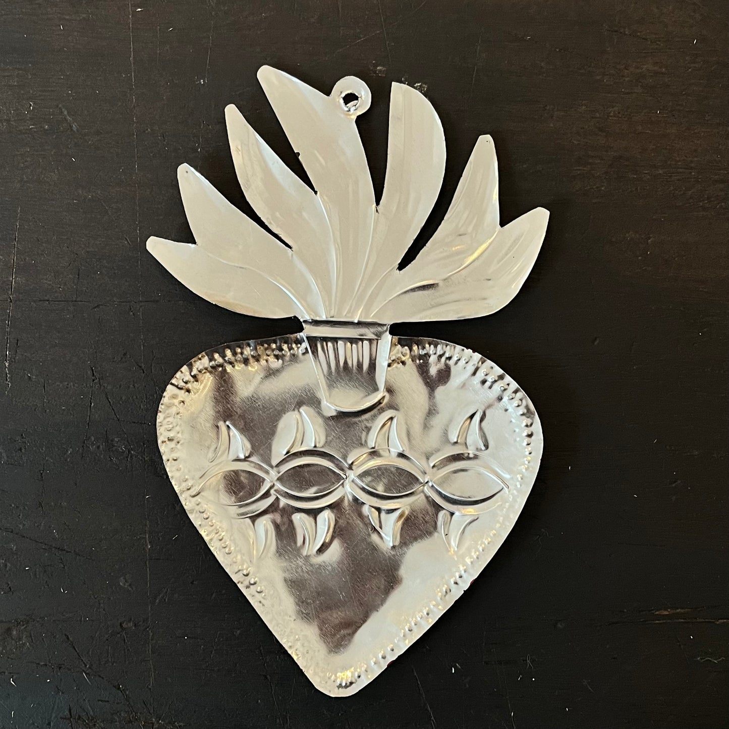 Red Heart of Thorns Tin Hanging Decoration