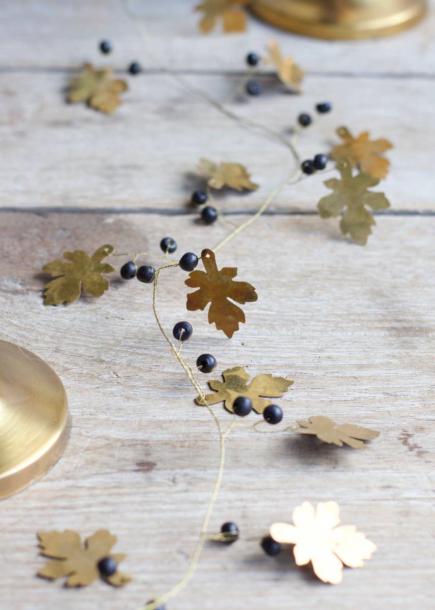 Oak and Black Berries Christmas Garland